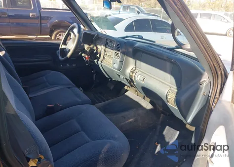 1998 Chevrolet C1500 Fleetside из США, поврежденный, VIN 1GCEC14RXWZ136121